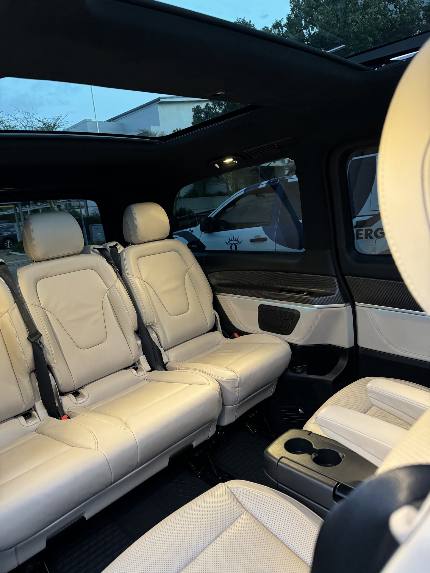 Mercedes Benz V300d - Black (A)