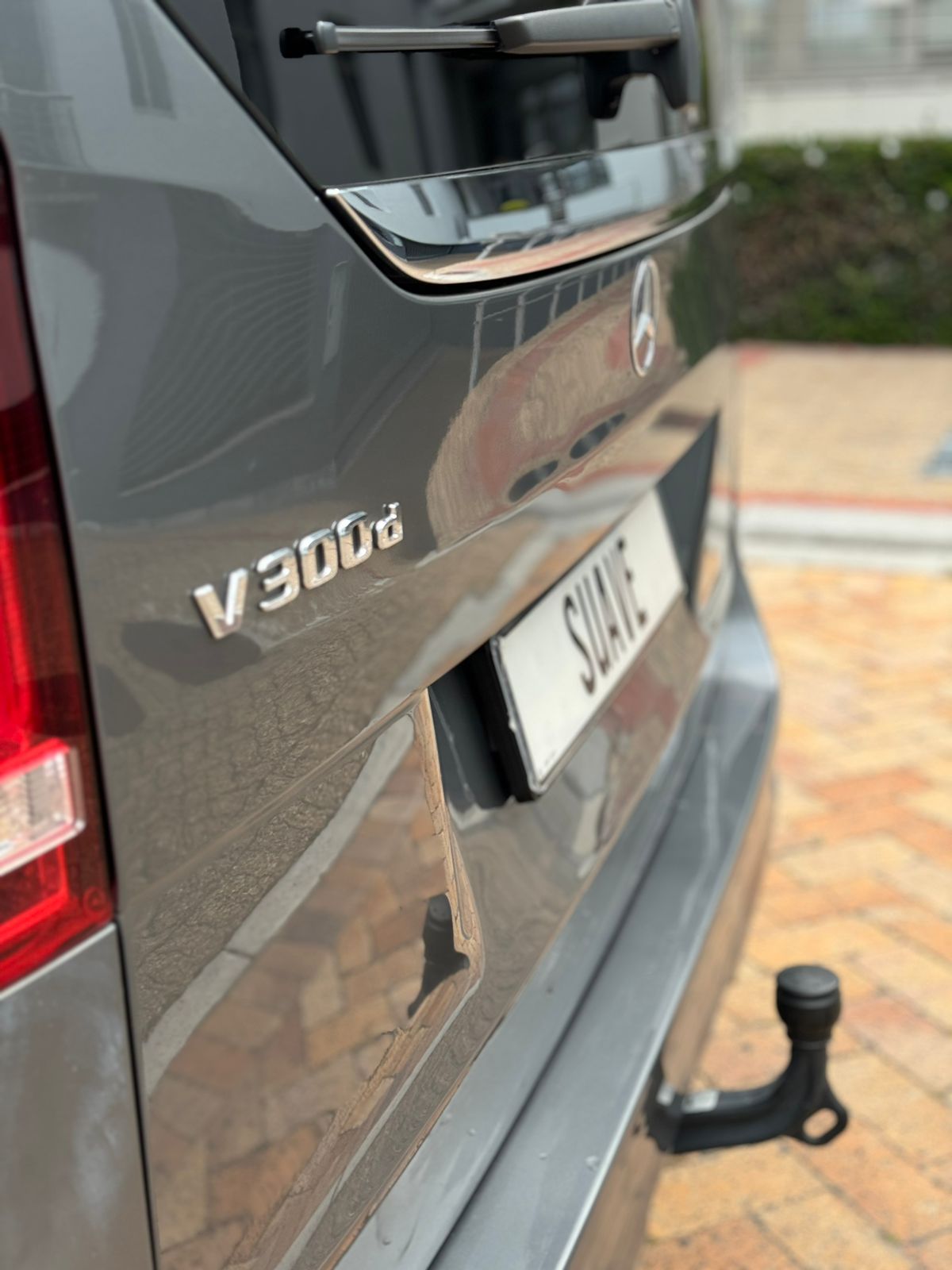 Mercedes Benz V300d - Grey